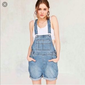 BDG | Urban Outfitters overall shorts ❤️
